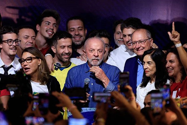 Çin'den Brezilya Cumhurbaşkanlığı seçimini kazanan Lula da Silva'ya tebrik<