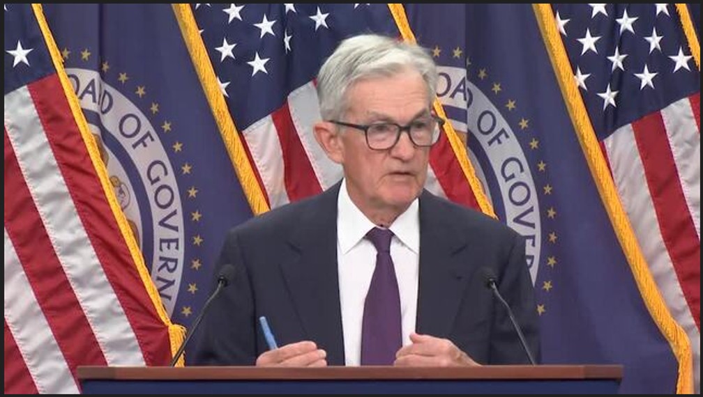 KÜRESEL EKONOMİ - Fed Başkanı Powell faiz indirimlerine kapı açtı<