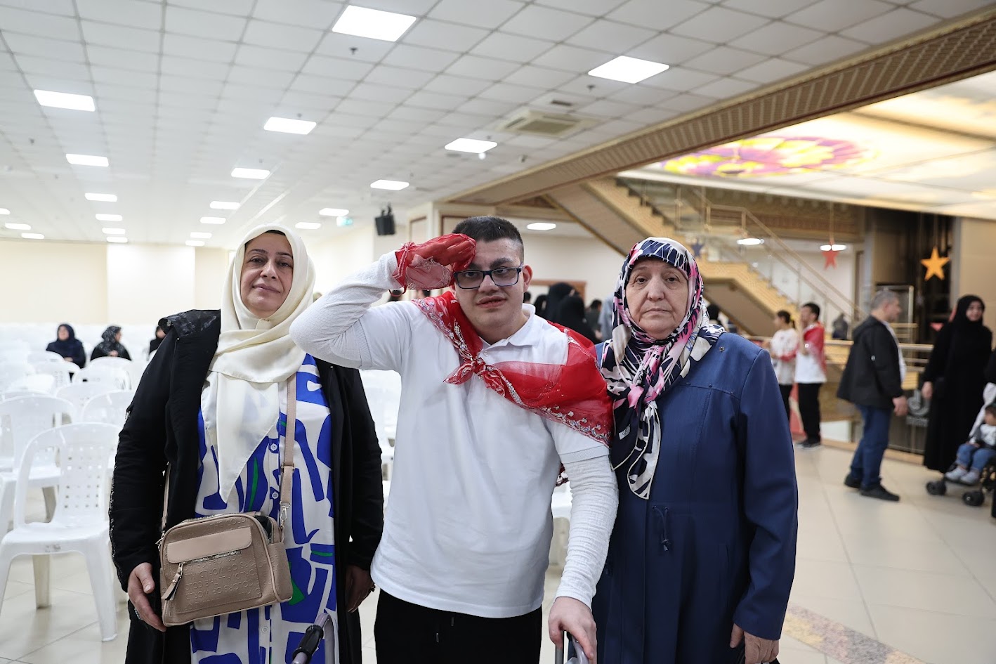 Bağcılar'da engelli vatandaşlar için asker eğlencesi düzenlendi<