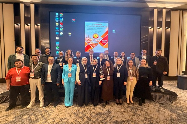 HRÜ Hastanesi’nden İç Hastalıkları Günleri toplantıs<