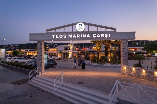Yaz akşamlarının ritmi Sığacık'ta yükseliyor: Teos Marina Çarşı konser takvimi açıklandı
