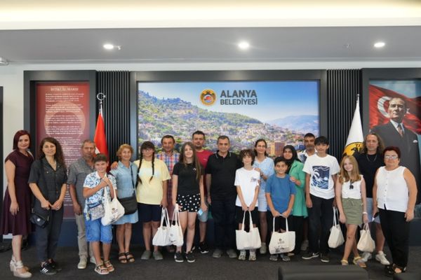 Alanyalı öğrenciler Kardeş Şehir Yaz Kampı’ndan döndü<