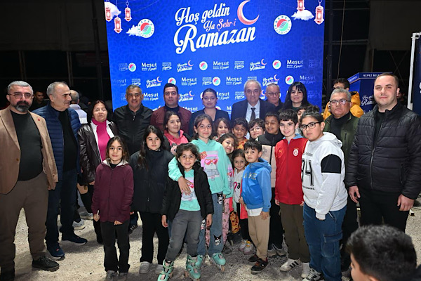 Kepez’de 5 mahalleyi birleştiren ortak iftar sofrası yapıldı<