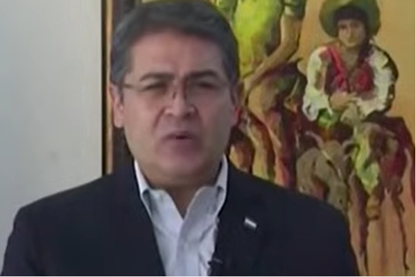 Honduras, Trump'ın af ettiği eski devlet başkanının tutuklanmasını istedi<