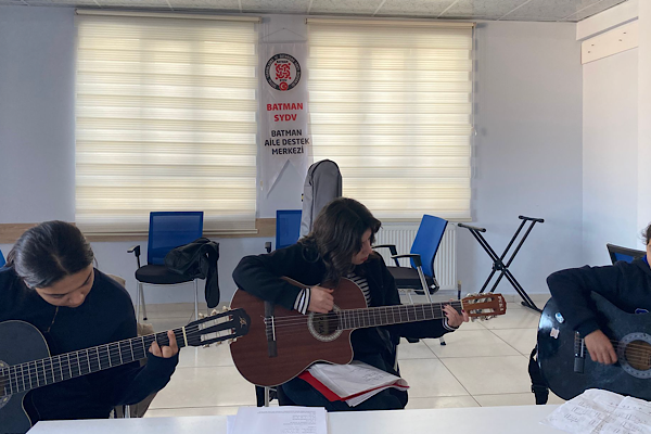 Batman ADEM ve Gençlik Merkezleri'nde eğitim ve kurs etkinlikleri sürüyor<