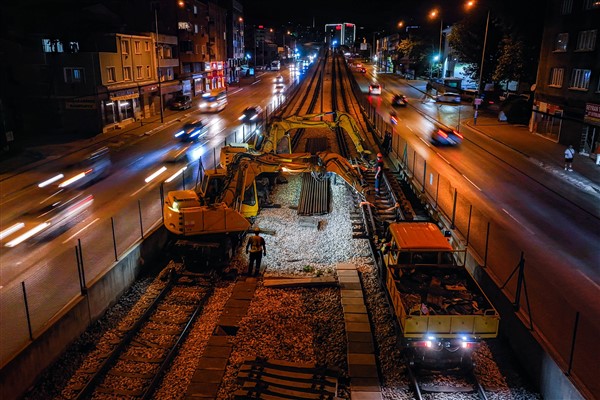 Bursa Büyükşehir Belediyesi'nden raylarda çalışma