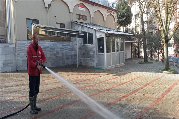 Orhangazi'de Ramazan Bayramı için camilerde  temizlik çalışması başlatıldı