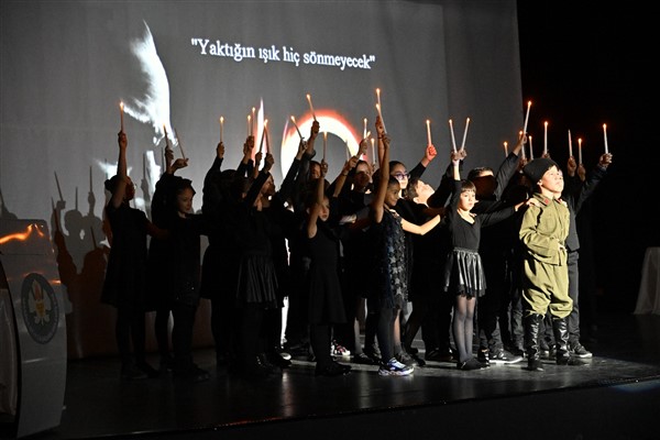 ÇKSM’li öğrencilerden Atatürk’ü Anma Programı<