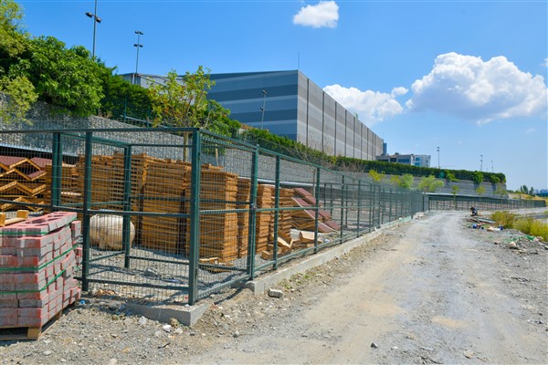 Esenyurt’ta sokak hayvanları için barınak