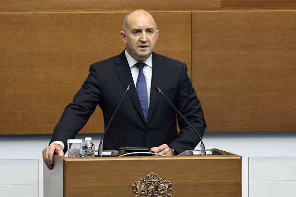 Radev, Rusya'ya yönelik 21. yaptırım paketine çekince koyabileceğini açıkladı<
