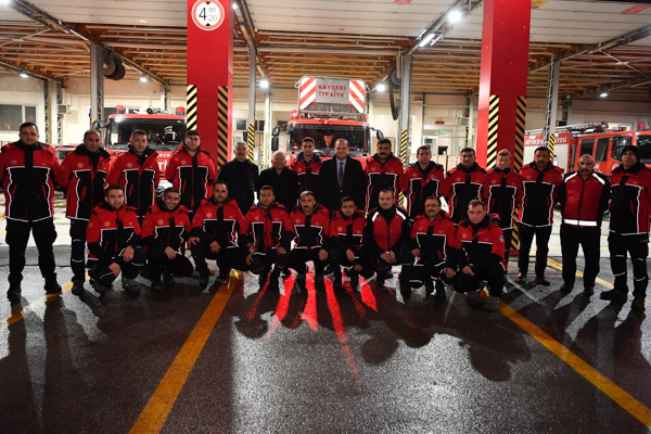 Başkan Büyükkılıç, yılbaşında görevli personeli ziyaret etti<