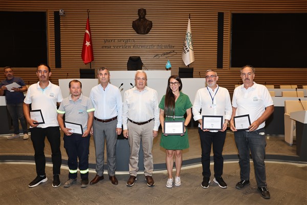 Nilüfer Belediyesi'nden yangınlarla mücadelede görev alan ekibe teşekkür<