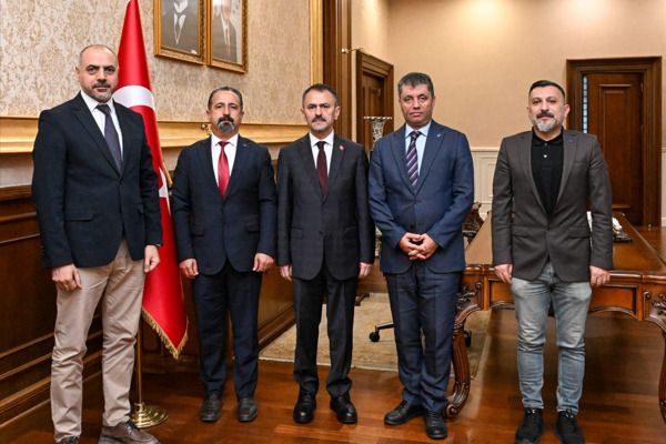 Kocaeli Makine Mühendisleri Odası Başkanı Elma’dan Vali Aktaş’a ziyaret<