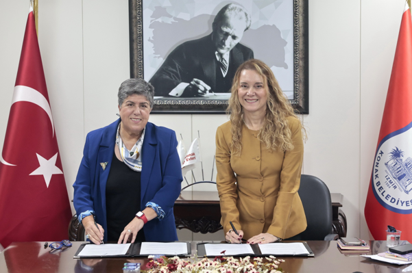 Konak’ta ‘Ev İçi Şiddet Acil Yardım Hattı’ protokolü imzalandı<