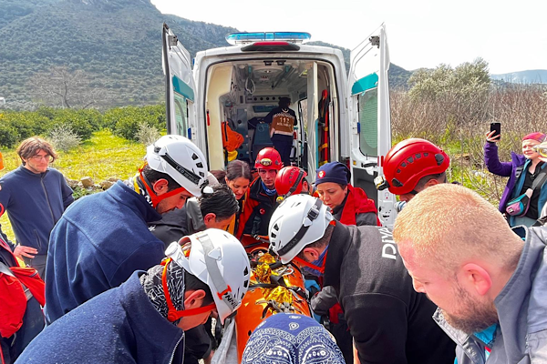Selçuk’ta mağara eğitiminde yaralanan üniversite öğrencisi kurtarıldı