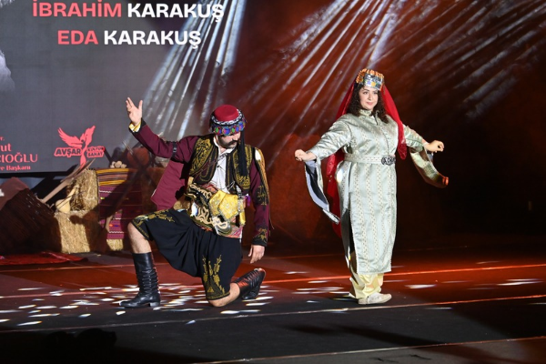 Kumluca'da Cumhuriyet efelerle kutlandı<