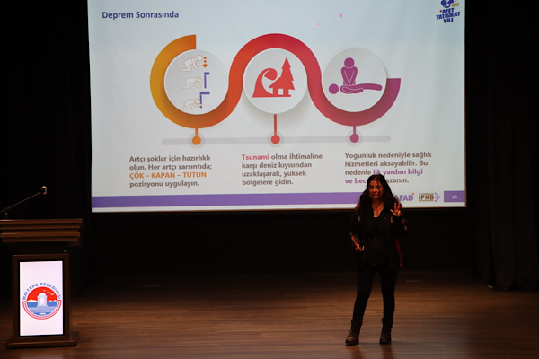 Maltepe’de çocuklara uygulamalı afet eğitimi<