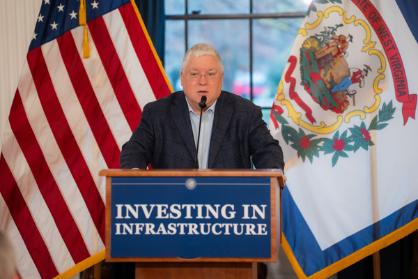 Batı Virginia Valisi Morrisey: Vurulan Ulusal Muhafızları askeri hayatını kaybetti<