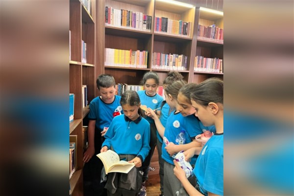 Osmangazi Belediyesi’nden çocuklara masal şöleni<