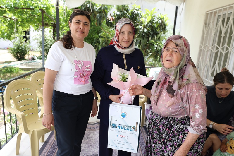 Menderes Belediyesi'nden şehit annelerine ziyaret<