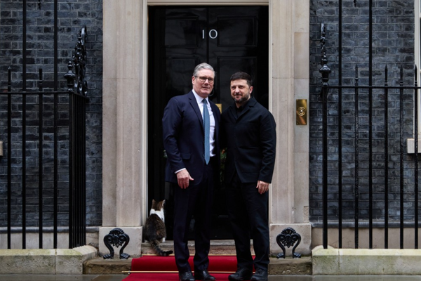 Starmer, Zelenski ile telefonda görüştü <