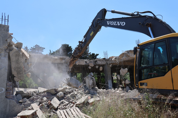 Bodrum'da, 2026 başından bu yana 45 kaçak yapı yıkıldı