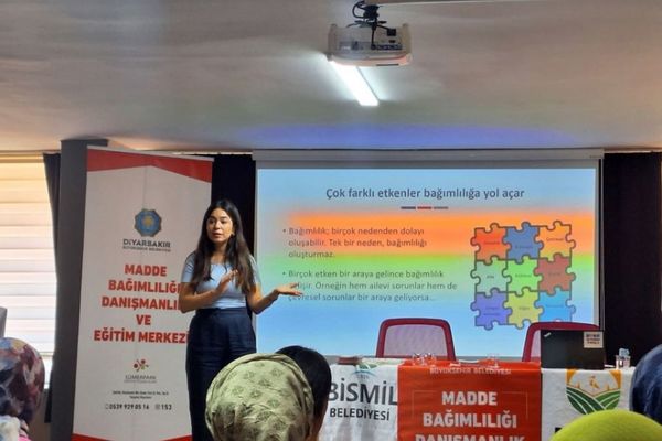 Bismil’de bağımlılıkla mücadele eğitimi düzenlendi <
