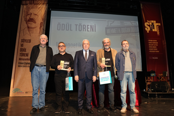 Nilüfer’de şiir eleştirisinin prestij ödülleri sahiplerini buldu<