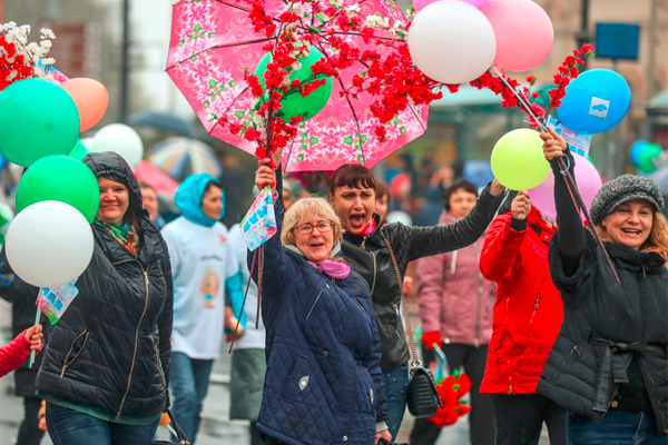 Rusların sadece yüzde 17'si Putin'e güvenmiyor<