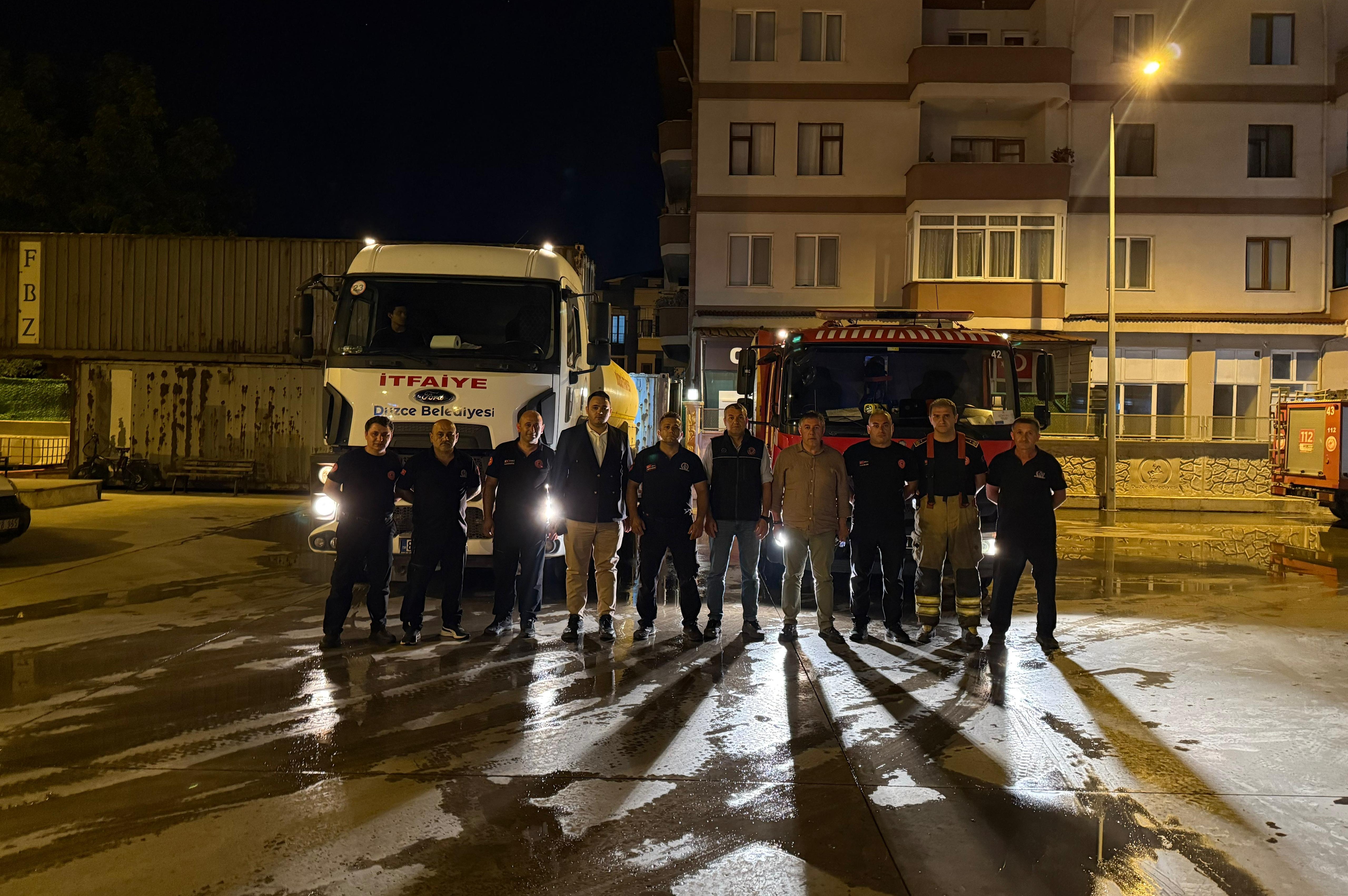 Düzce İtfaiyesi'nden Seferihisar'daki yangına destek