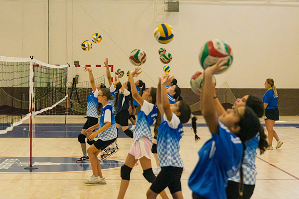 İzmir’de yaz spor okullarında 8 bin 300 öğrenciye eğitim<