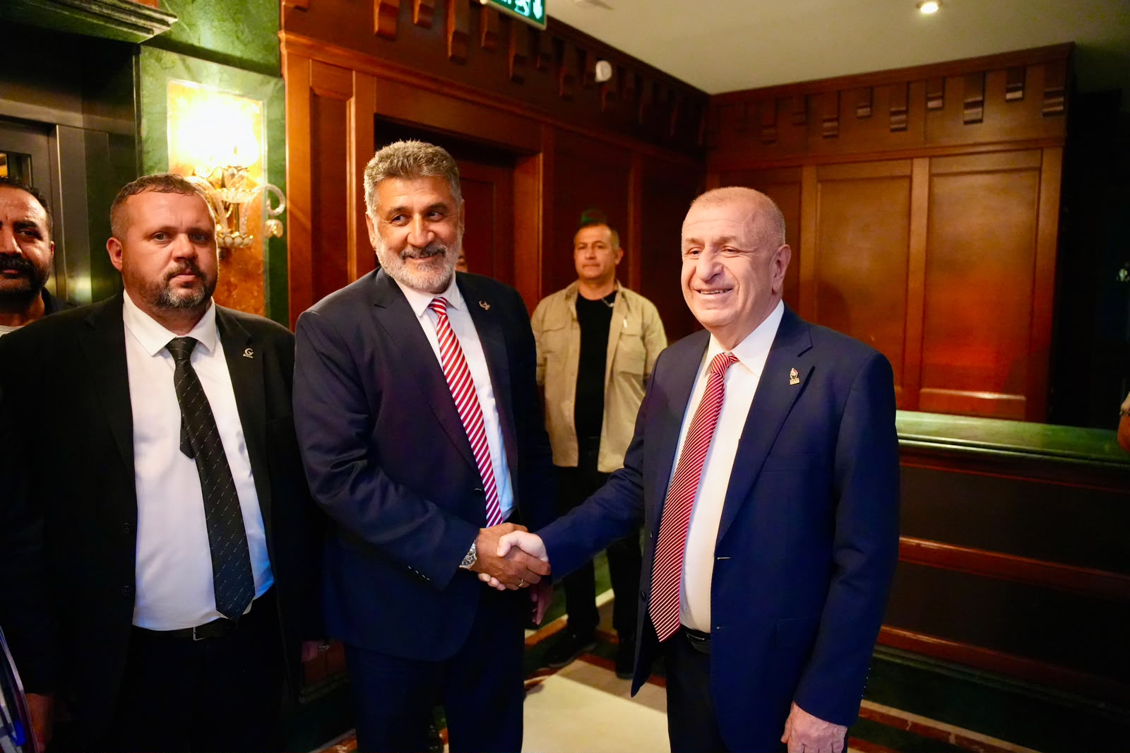 Zafer Partisi Genel Başkanı Özdağ, dört parti genel başkanıyla bir araya geldi<