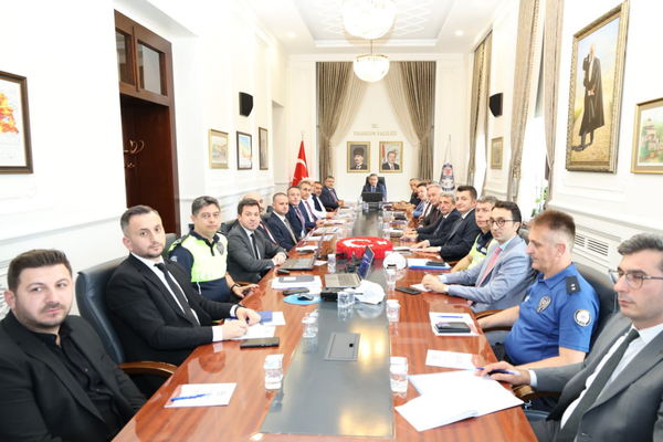 Trabzon'da trafik güvenliği ve ulaşım masaya yatırıldı