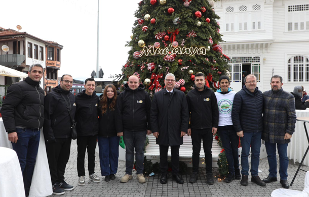 Mudanya'da belediye personeli yeni yıl öncesi bir araya geldi