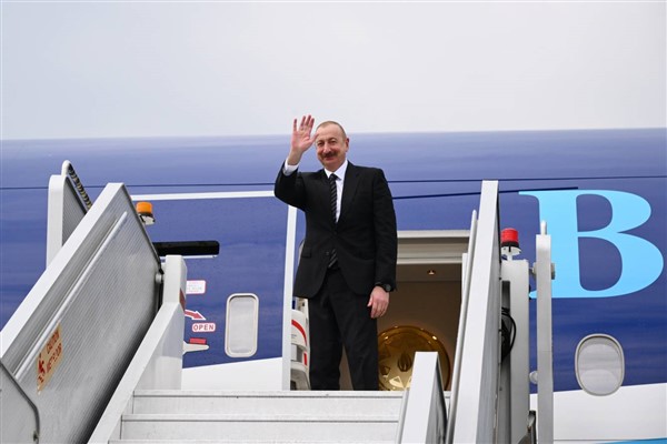 Azerbaycan Cumhurbaşkanı Aliyev, Macaristan ziyaretini tamamladı<