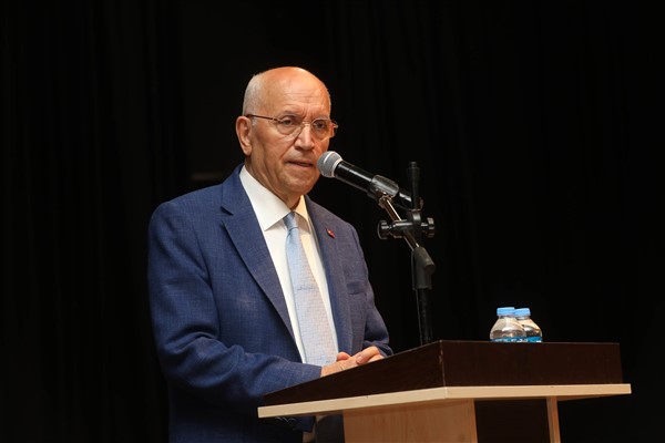 Başkan Yaşar: Kent konseylerinin yasası eksik<