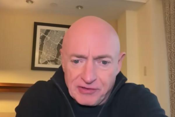 Pentagon, Trump karşıtı videosu nedeniyle bir senatörü cezalandırmak için harekete geçti