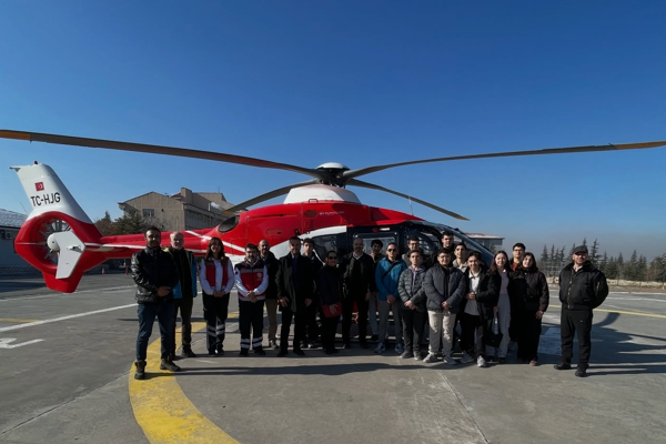Kayseri Bilişim Akademisi öğrencileri, havacılık teknolojilerini yerinde inceledi<