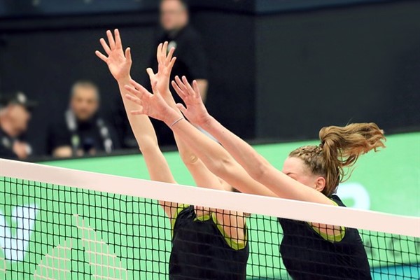 Kadın Voleybol Millî Takımı yarı finale lider yükseldi<