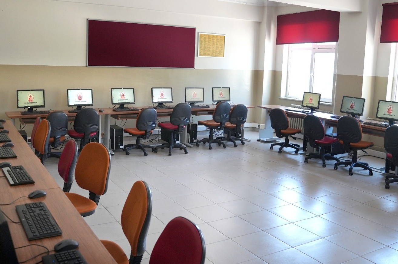 İETT'den bir okula daha bilgisayar laboratuvarı<