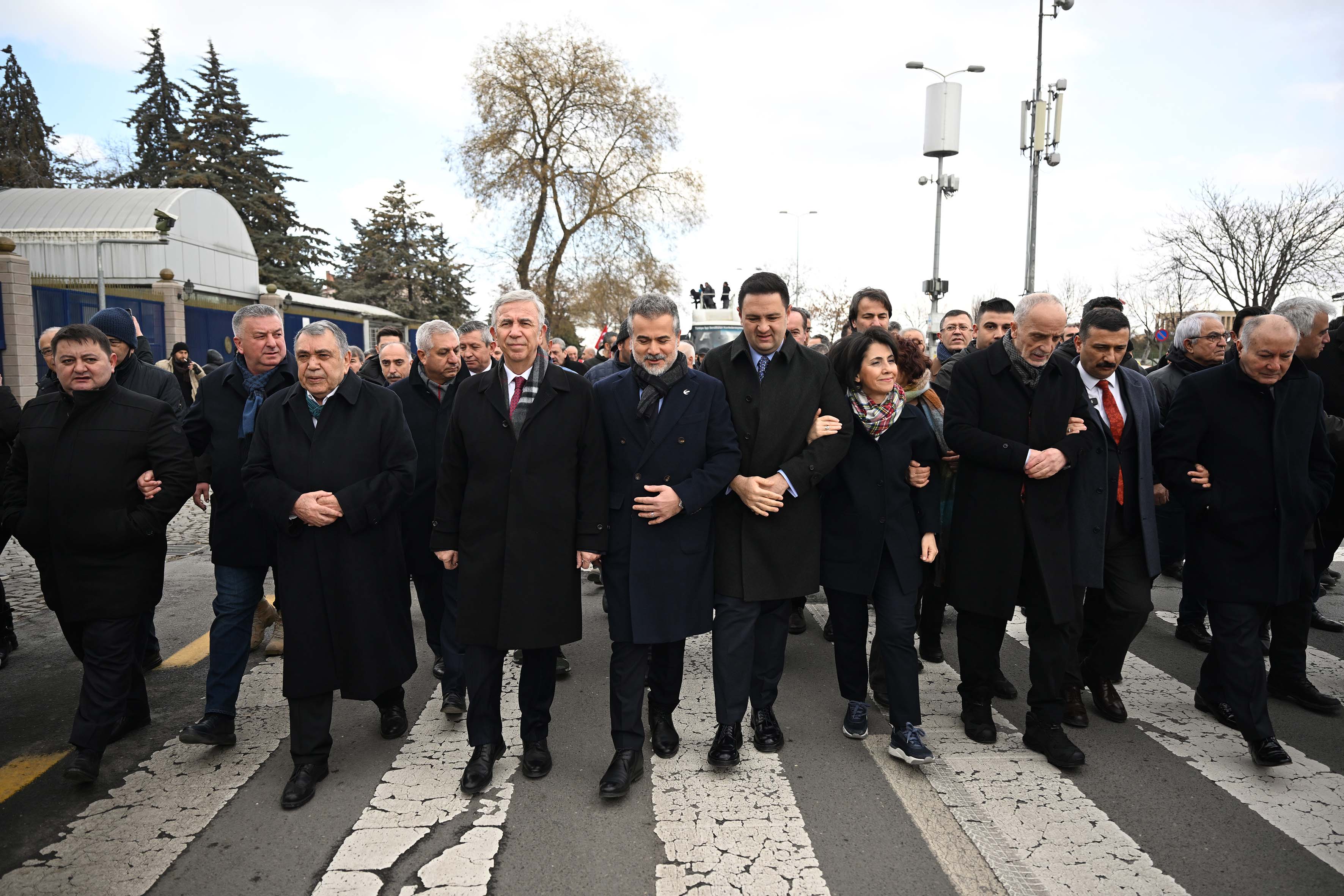 Başkan Yavaş, maden işçileri ile Özelleştirme İdaresi Başkanlığı'na yürüdü 