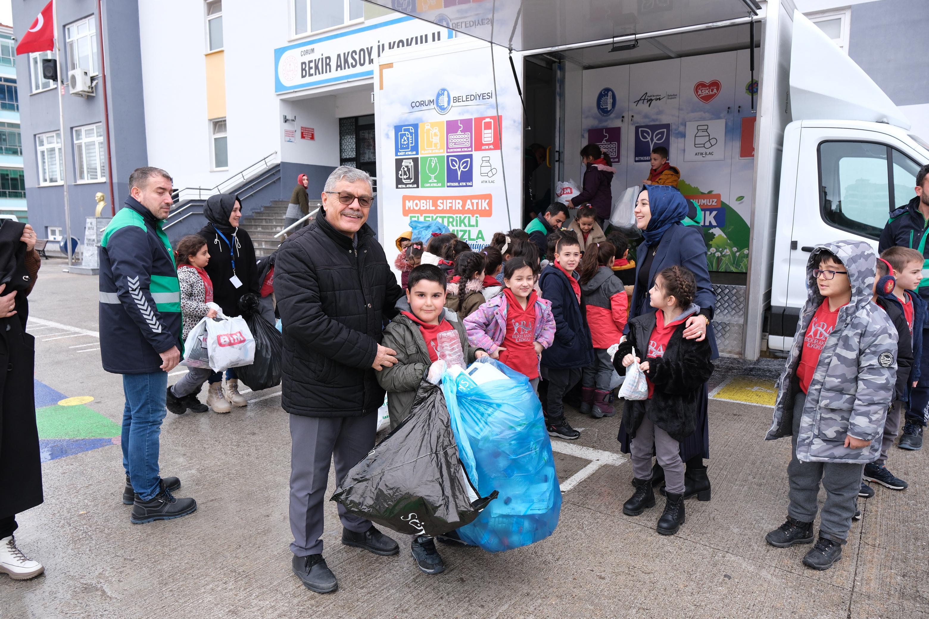 Çorum'da mobil sıfır atık aracı vatandaşların hizmetine sunuldu