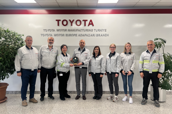  Toyota Otomotiv Sanayi Türkiye'ye kadın dostu markalardan farkındalık ödülü