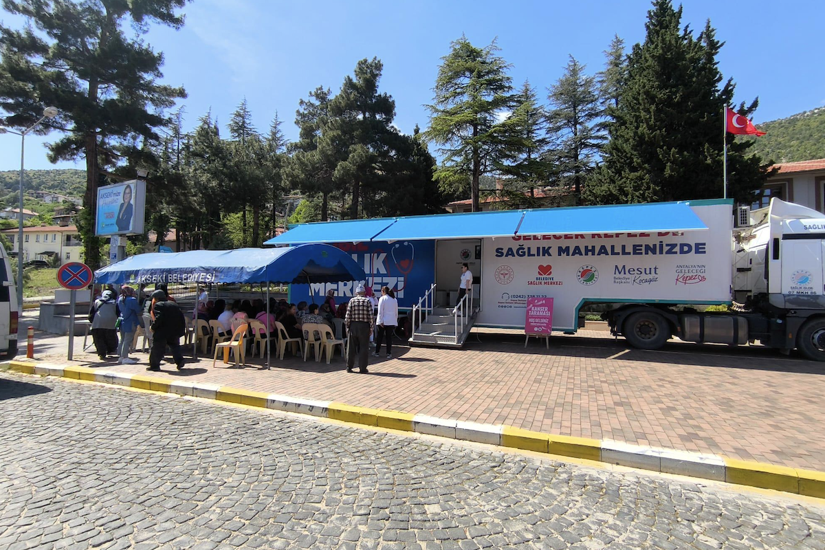 Kepez’in mobil sağlık merkezi kanser taramasına devam ediyor<