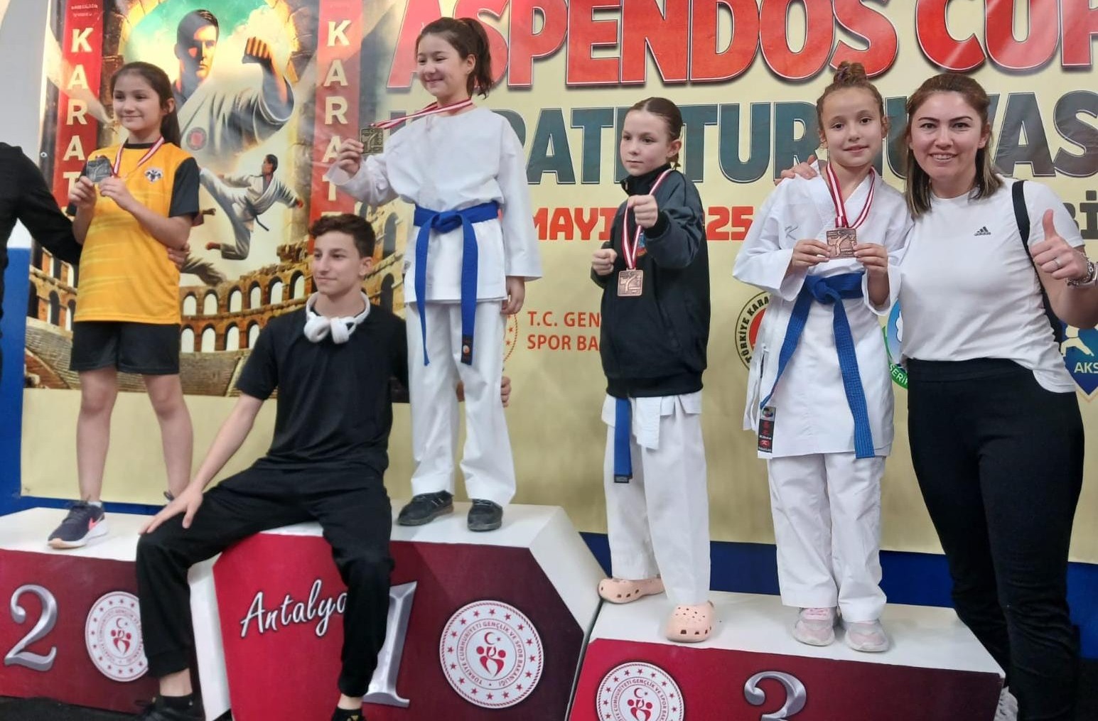 Aliağalı karateciler Aspendos Cup Karate Turnavası’nda<