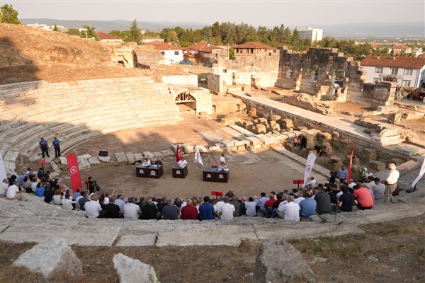 2 bin 300 yıllık Amfi Belediye Meclisine ev sahipliği yaptı
