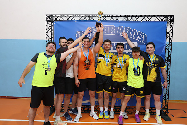 Konya’da 4. İlçeler Arası Voleybol Turnuvası düzenleniyor
