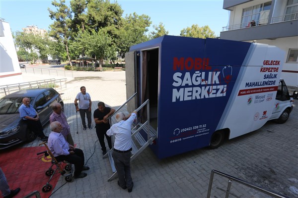 Kepez Belediyesi’nden Antalya Huzurevi sakinlerine göz taraması