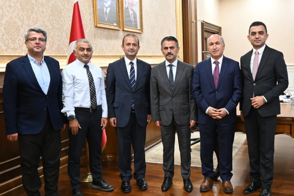 İstanbul Üniversitesi Siyasal Bilgiler Fakültesi mezunlarından Vali Aktaş’a ziyaret