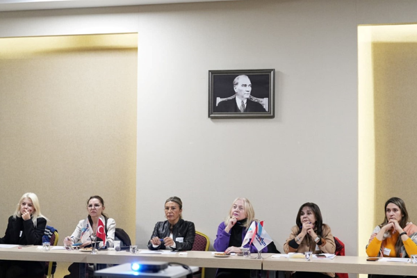 Konyaaltı Kadın Muhtarlar Eylem Planı Çalıştayı düzenlendi<